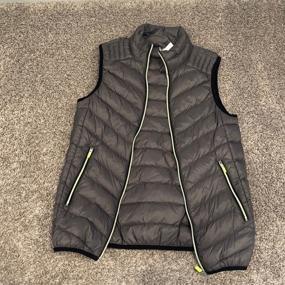 Fabletics Jackets & Blazers - Fabletics Women's Down Puffer Vest Size XS Full Zip Gray Pockets